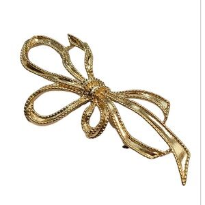 Vintage Trifari Elegant Gold Ribbon Brooch
